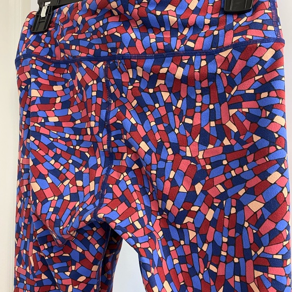 Fabletics Mid-Rise Printed PowerHold® Legging - Picture 3 of 3